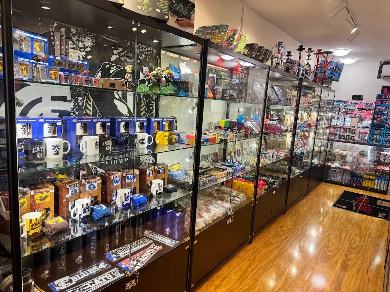 Giftware and merchandise displays
